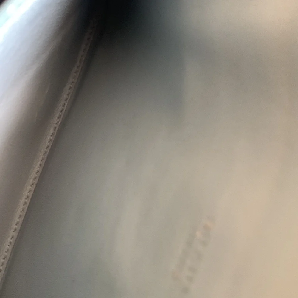 Prada Milano envelope vernis leather studded with rhinestones. - Picture 6 of 10